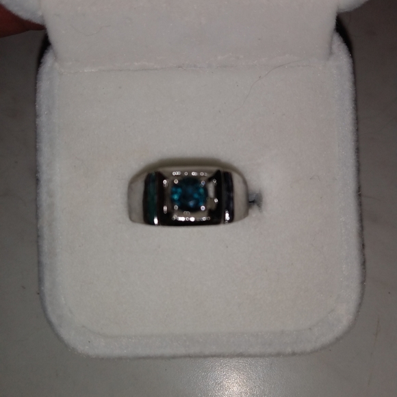 Beautiful and unique teal sapphire ring - Picture 3 of 4